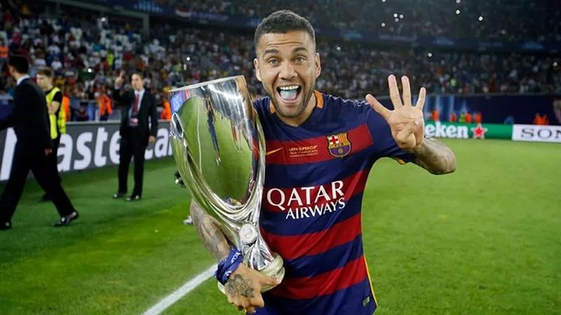 Dani Alves với danh hiệu