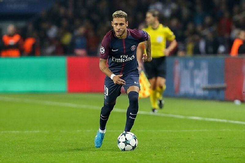 Kỹ thuật sút bóng độc đáo của Neymar