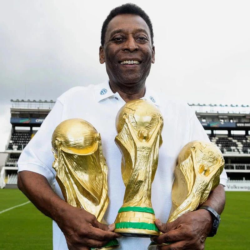 Pelé - một trong những cầu thủ đá phạt hay nhất thế giới